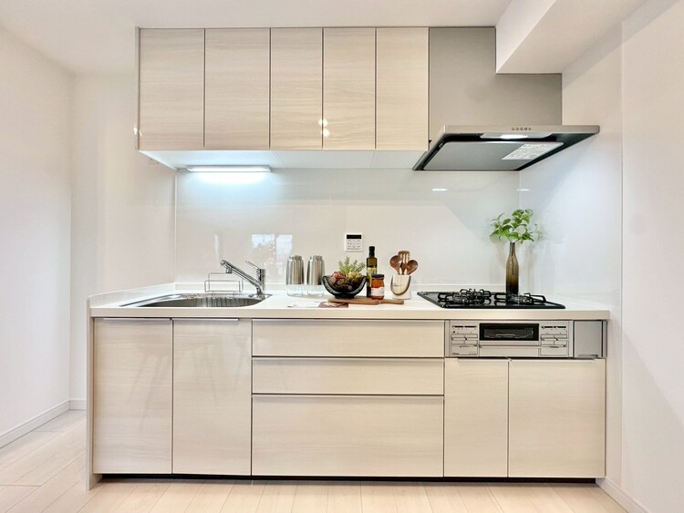 キッチン スマートな意匠と充実の機能を備えたキッチンが、暮らしにおいしい彩りを添えます。