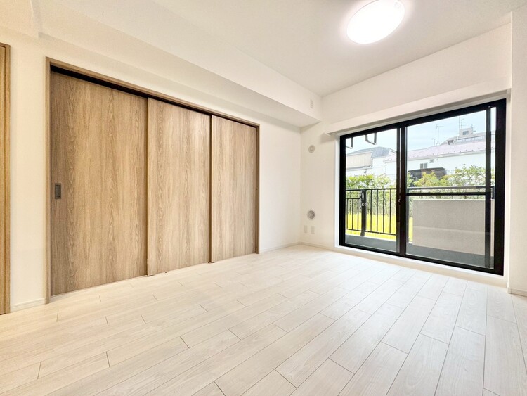 居間 飾り過ぎないシンプルな内装と偏り過ぎないデザインで統一しました。