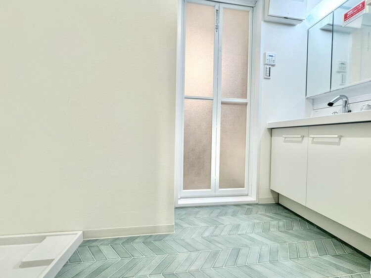 洗面 何かと物が増える場所だからこそ、スッキリと見映えの良い空間に。