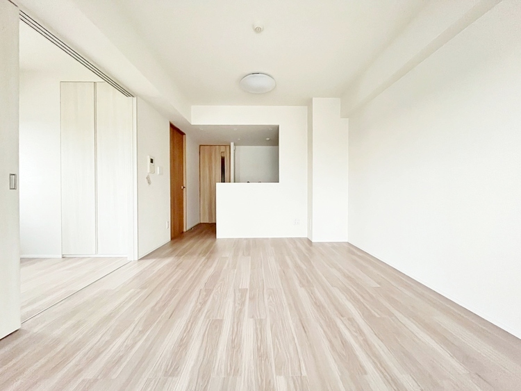 居間 快適に過ごす毎日を求めて、暮らしの中でご自身の「マイホーム」に創り上げてください。