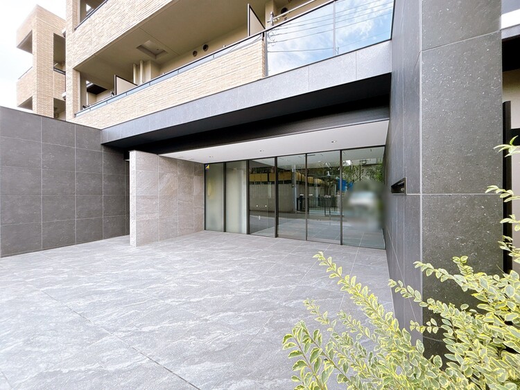 エントランス 外と内をつなぐエントランスは、まさに顔となる場所。