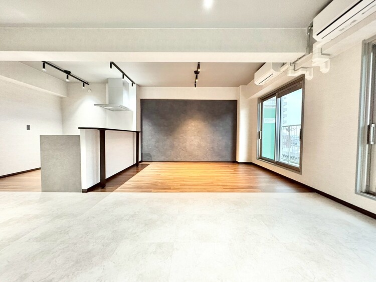 居間 快適に過ごす毎日を求めて、暮らしの中でご自身の「マイホーム」に創り上げてください。