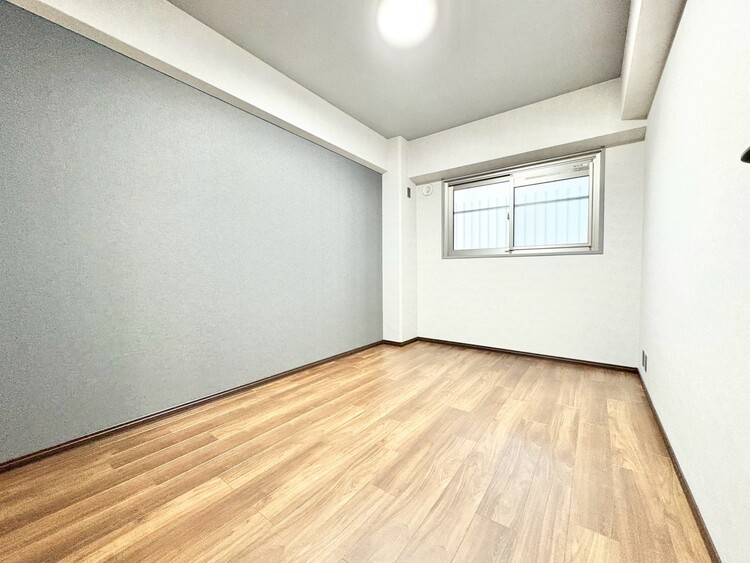 寝室 ベッドも十分に設置するスペースがあります。