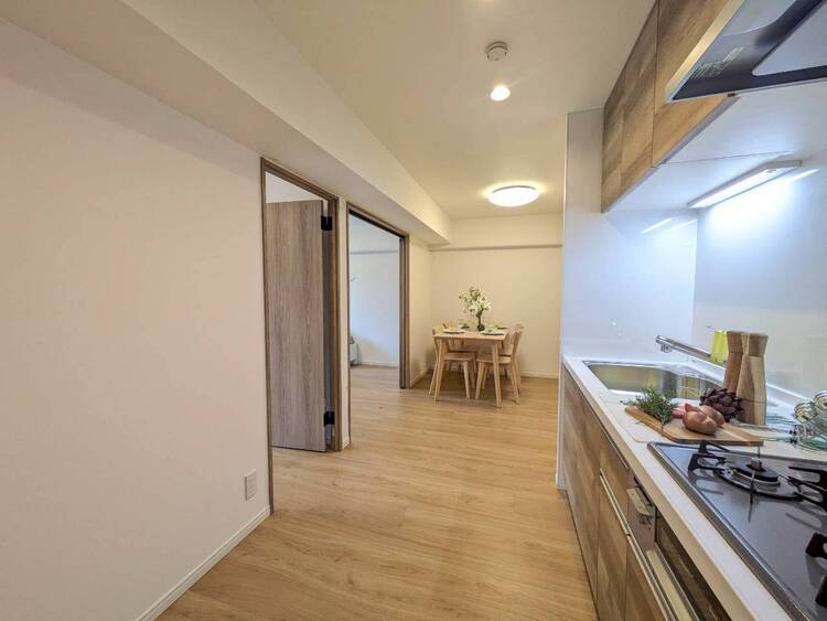 居間 飾り過ぎないシンプルな内装と偏り過ぎないデザインで統一しました。