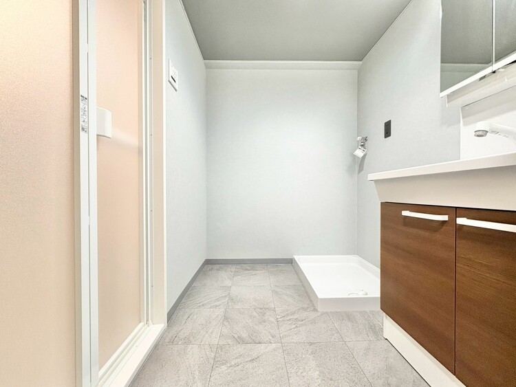 洗面 清潔感と心地よさを重視した、上質感漂うパウダールーム。