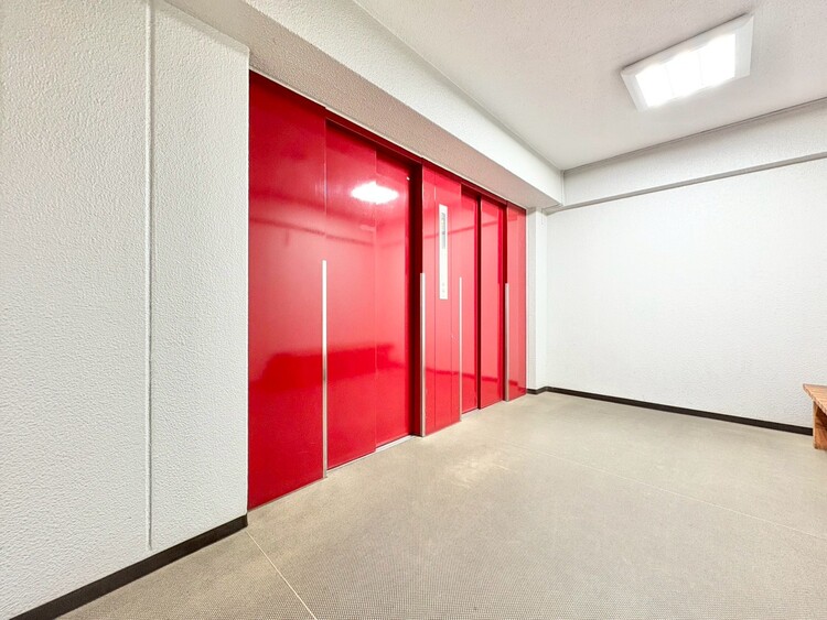 設備 エレベーターの管理も、きちんと行き届いてます。