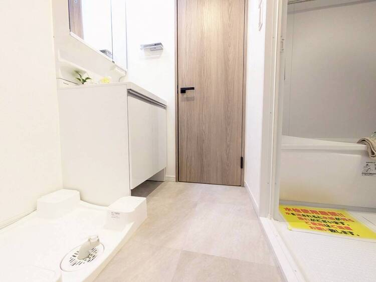 洗面 清潔感と心地よさを重視した、上質感漂うパウダールーム。