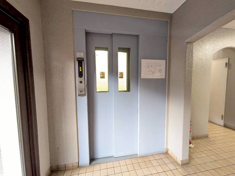 設備 エレベーターの管理も、きちんと行き届いてます。
