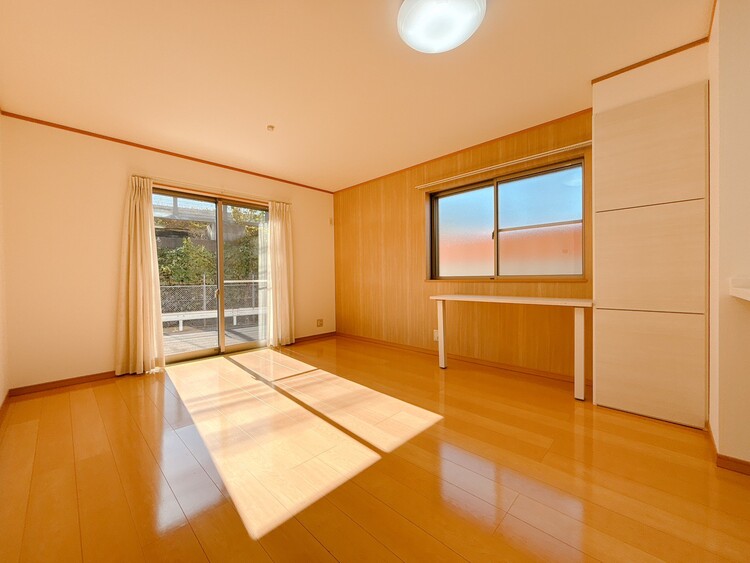 居間 居心地の良い空気感は、暮らしのステージを彩り、心からのやすらぎと満足感を与えてくれます。