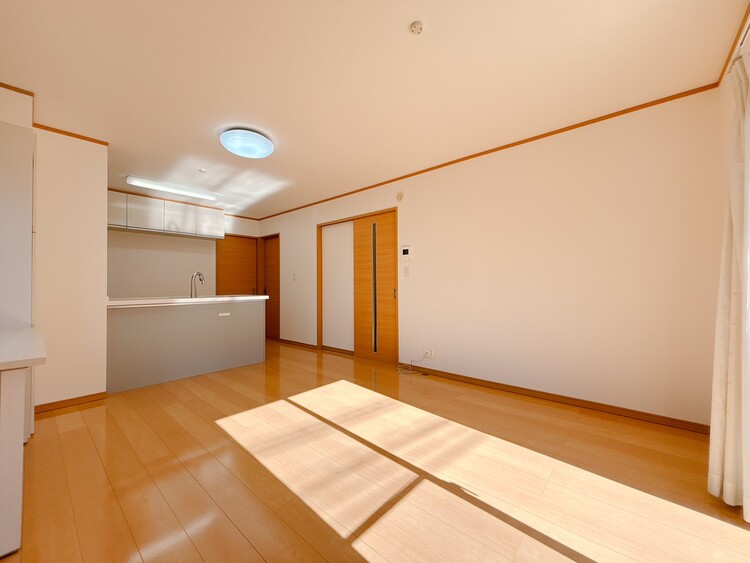 居間 快適に過ごす毎日を求めて、暮らしの中でご自身の「マイホーム」に創り上げてください。