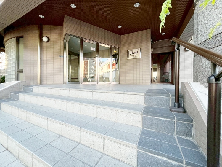 エントランス 外と内をつなぐエントランスは、まさに顔となる場所。