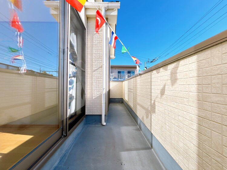 バルコニー 暮らしの中で、光と風を演出してくれるバルコニー。