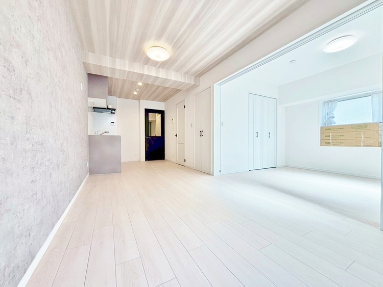 居間 居心地の良い空気感は、暮らしのステージを彩り、心からのやすらぎと満足感を与えてくれます。