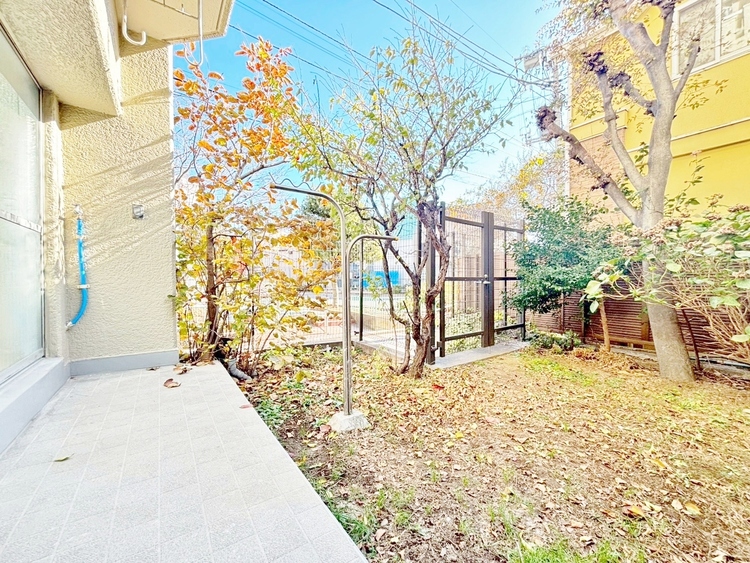 バルコニー 頬をなでる、優しい風を感じることが出来ます。