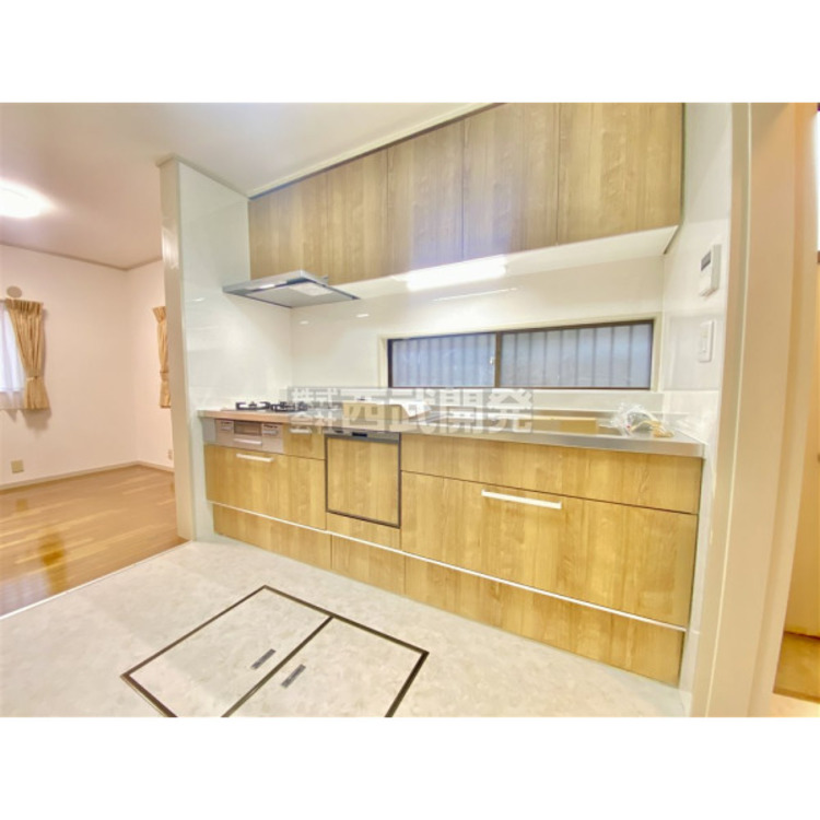 キッチン 食器洗浄機を標準搭載。あらいものは毎日のこと、あれば何かと便利な設備です。