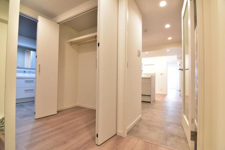 収納 玄関にも収納を完備。居住空間を広くするための工夫を凝らしております。