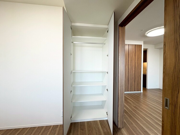 その他 収納スペースが付いていて、お部屋を広く使っていただけます。