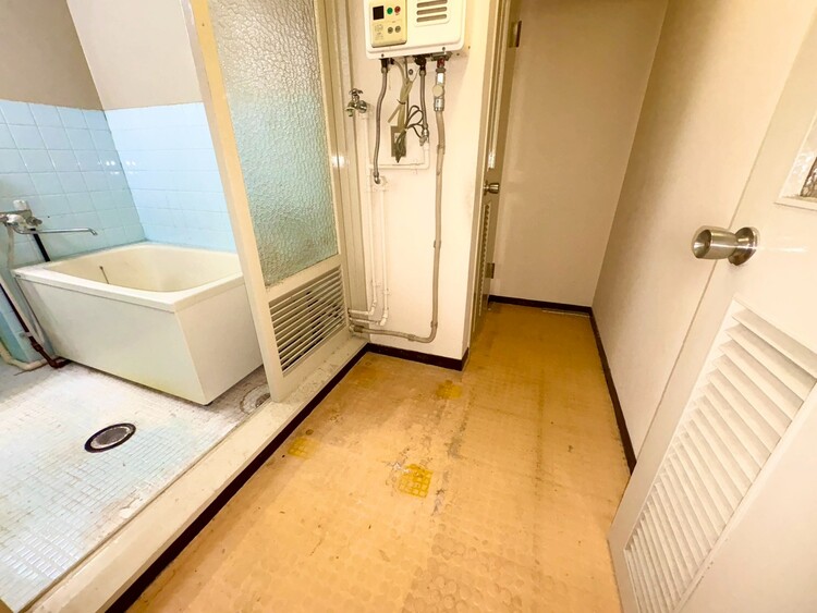 その他 十分な広さの脱衣所。