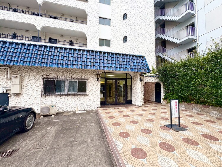 その他 上質感漂う玄関アプローチです。