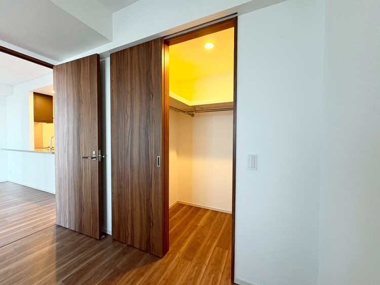 その他 収納スペースが付いていて、お部屋を広く使っていただけます。