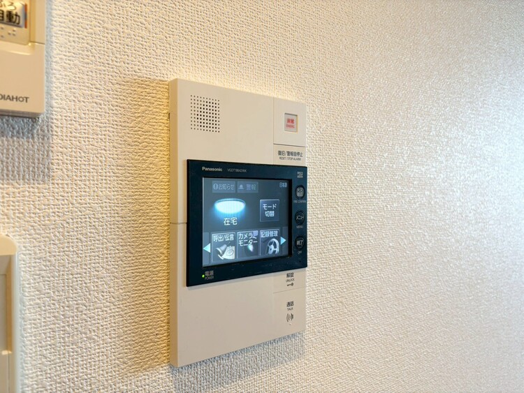 その他 誰が来てもわかる様にモニター付きインターホンを設置。