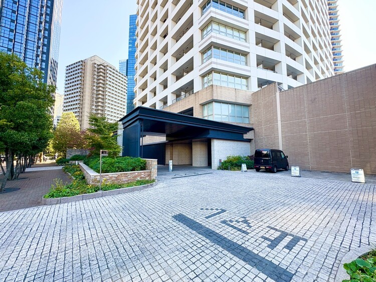 その他 上質感漂う玄関アプローチです。