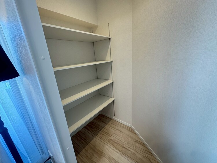 その他 家電やスーツケース、ストック品など何でも片付く嬉しい空間です。