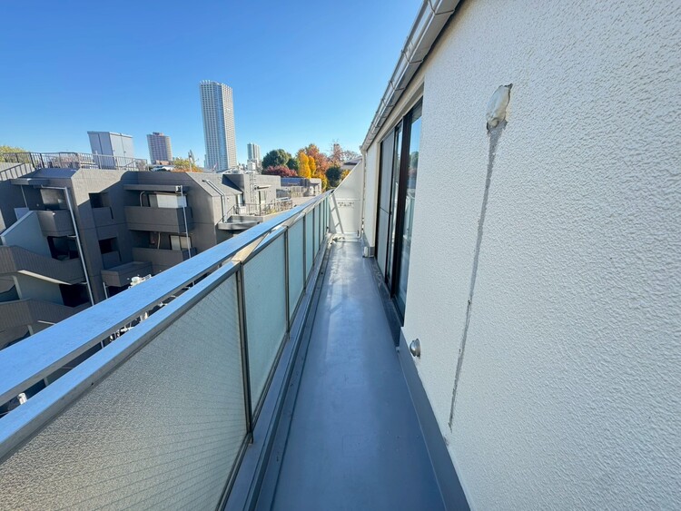 その他 朝の澄んだ空気や、夕方に吹く清々しい風を感じられるバルコニー。