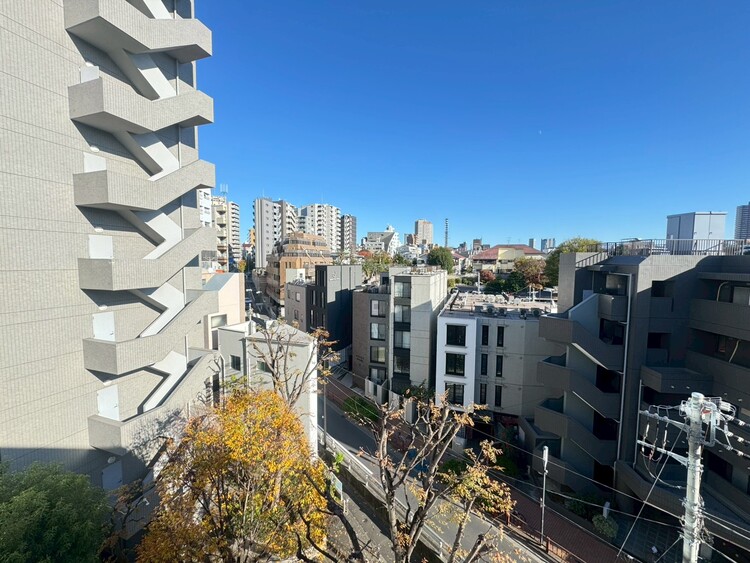 その他 眺望や窓からの景色が良いと、家で過ごす時間も快適です。