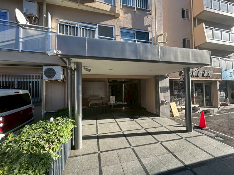 その他 上質感漂う玄関アプローチです。