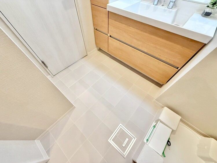 その他 十分な広さの脱衣所。