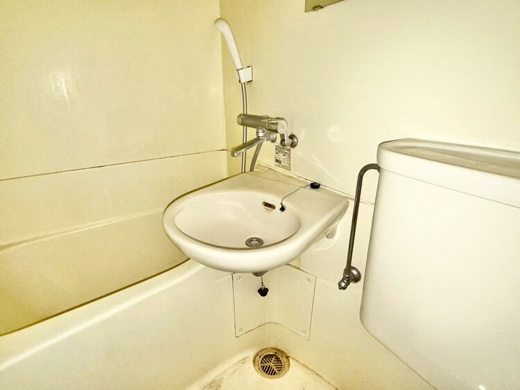 その他 清潔感を感じられる洗面化粧台。