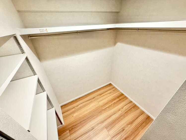 その他 収納スペースが付いていて、お部屋を広く使っていただけます。