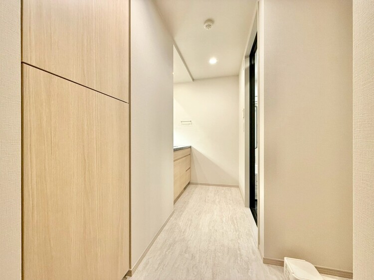 その他 十分な広さの脱衣所。