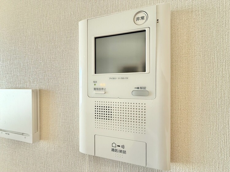 その他 誰が来てもわかる様にモニター付きインターホンを設置。