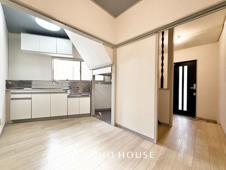 キッチン キッチンは家族の絆を育む大切な空間。シンプルで使い易いキッチンで愉しく作る料理は愛情のある美味しいご馳走に。