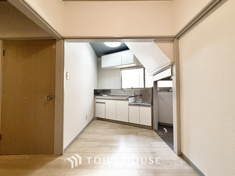 キッチン キッチンは家族の絆を育む大切な空間。シンプルで使い易いキッチンで愉しく作る料理は愛情のある美味しいご馳走に。