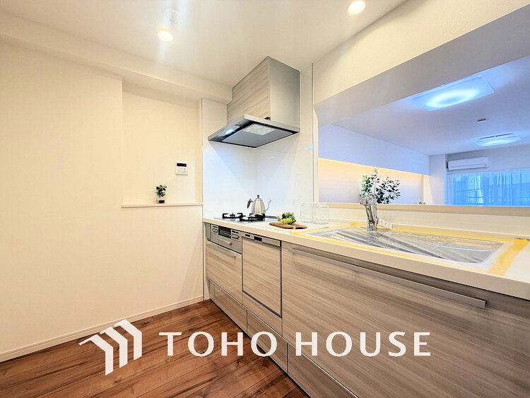 キッチン 落ち着きのあるカラーで統一された清潔感と気品が溢れるキッチン