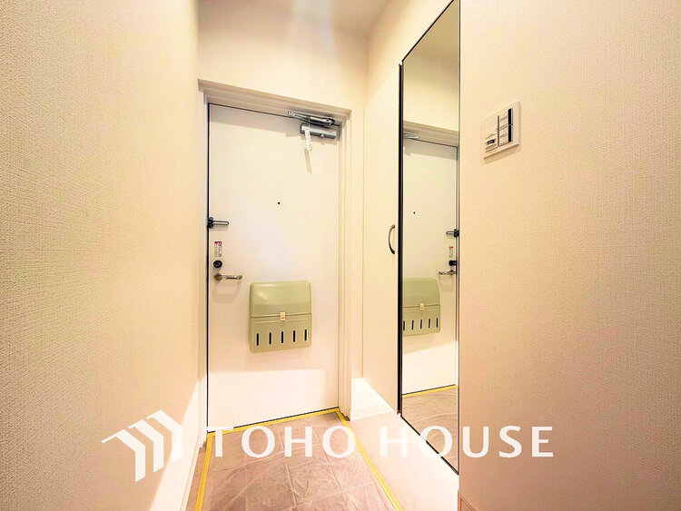 玄関 落ち着いた雰囲気の玄関、家族の帰りを暖かく迎えてくれます