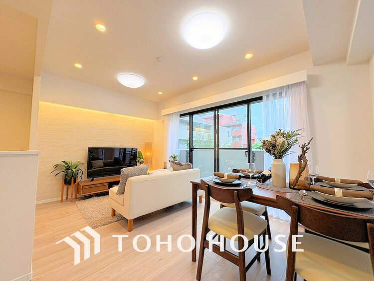 内装 家族みんなが爽やかに過ごせるように、光をたっぷり取り込んだLDK