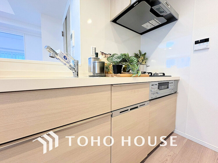 キッチン シンプルな部屋の雰囲気に溶け合うナチュラルキッチン