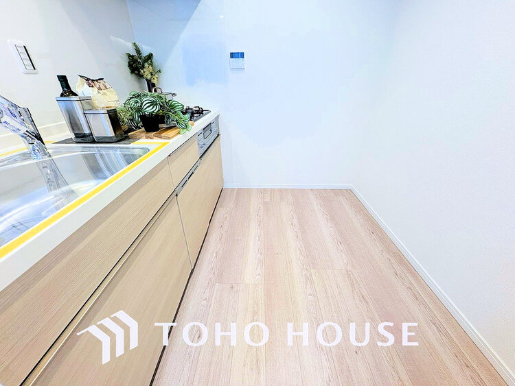 キッチン 落ち着きのあるカラーで統一された清潔感と気品が溢れるキッチン