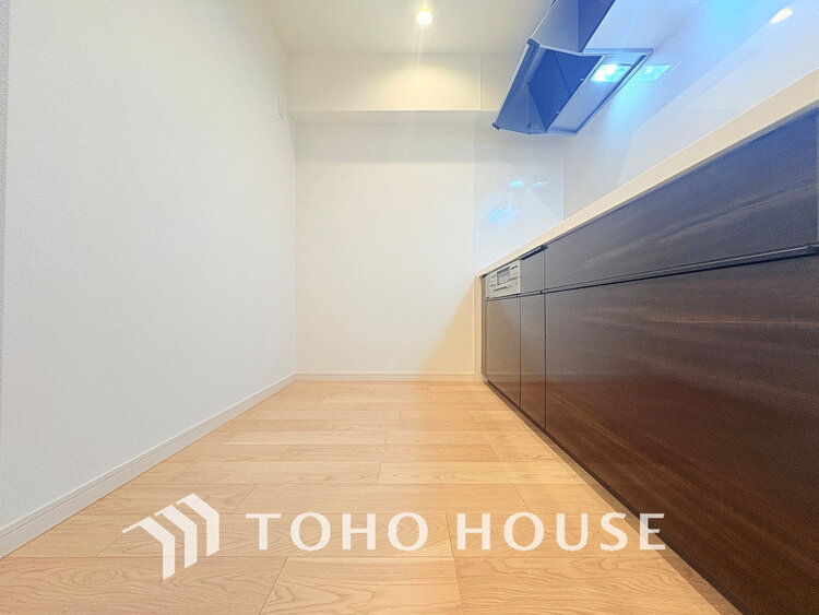 キッチン シンプルな部屋の雰囲気に溶け合うナチュラルキッチン