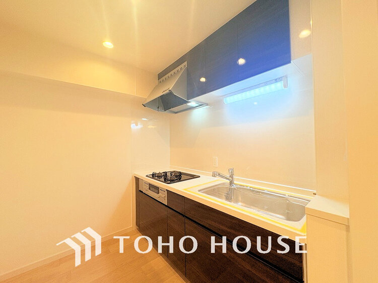 キッチン 落ち着きのあるカラーで統一された清潔感と気品が溢れるキッチン