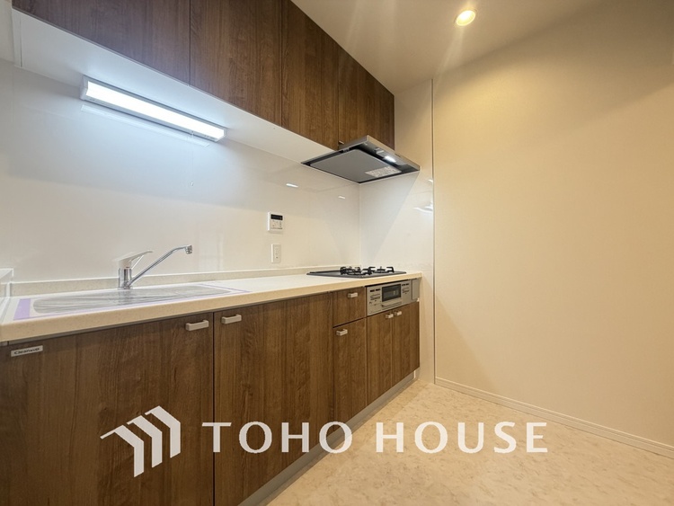 キッチン シンプルな部屋の雰囲気に溶け合うナチュラルキッチン