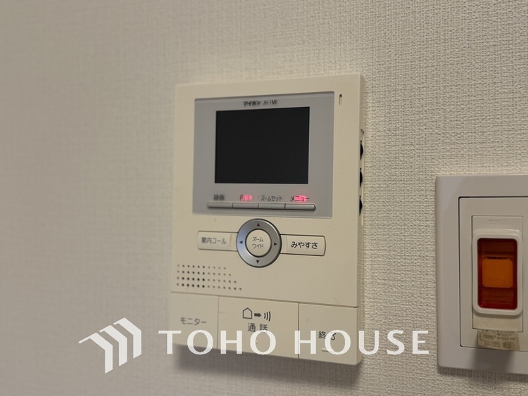 その他 来客が一目でわかるモニター付きインターホン