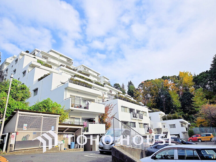 外観 〜大切なペットと暮らせるリフォーム住戸〜全居室6帖以上、LDK20帖超えの広々3LDK〜