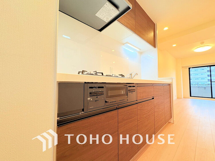 キッチン 落ち着きのあるカラーで統一された清潔感と気品が溢れるキッチン