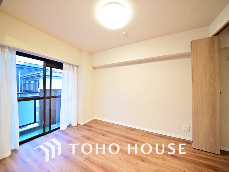 内装 1日の疲れを癒し、心地よく寛げるようゆったりとした広さをしています