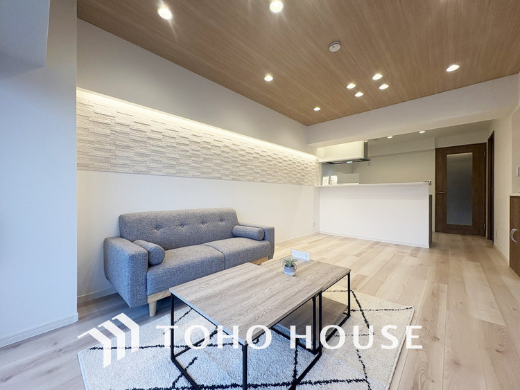 内装 広がりのある住空間、家族が集まるリビング・ダイニング